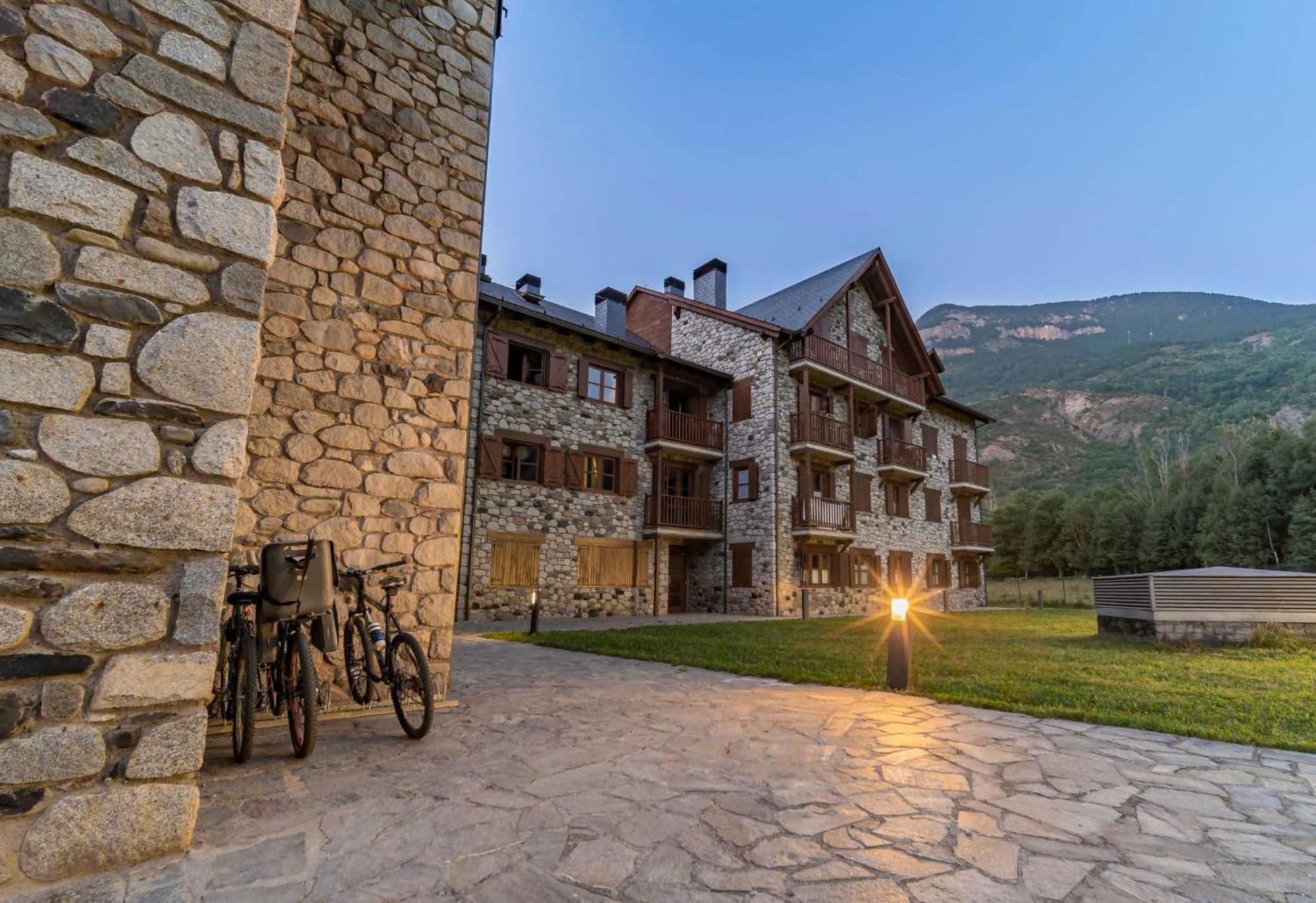 Loira Casa Sanchines Duplex De Lujo En Benasque Apartment Exterior photo